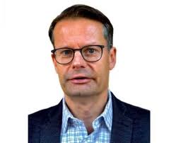 Daniel Vetter's Instagram, Twitter & Facebook