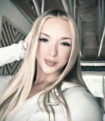 Julia Poli's Instagram, Twitter & Facebook