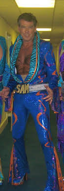 Pierce brosnan has accrued a huge fortune thanks to his career! Pierce Brosnan Mamma Mia Mamma Mia Mama Mia Pierce Brosnan