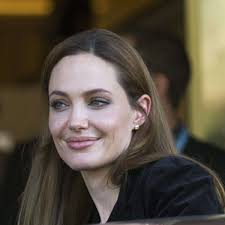 Angelina jolie mit ihren kindern knox, vivienne, pax, shiloh, zahara und maddox. Angelina Jolie Schauspielerin Wollte Leichenbestatterin Werden Stars