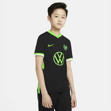 Diese seite enthält eine komplette übersicht aller absolvierten und bereits terminierten saisonspiele sowie die saisonbilanz des vereins wolfsburg in der saison statistica completa (stagione attuale). Vfl Wolfsburg Kits Best 2021 22 Shirt Deals
