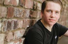 Plant y fro yn mwynhau rasio