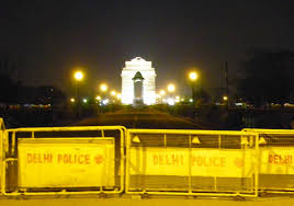 The workers, under the supervision of police personnel, were noticed on monday hanging iron bars between two rows of cement barriers in one aspect of the main road on the singhu border. Hc Orders Delhi Police To Pay Rs 75 Lakh To 25 Yr Old Who Hit Unmanned Barricades 4 Yrs Ago Legiteye