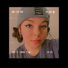 Danielle Tharp's Instagram, Twitter & Facebook