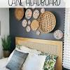 Il letto in rattan intrecciato dallo stile etnico è interamente in legno. 1