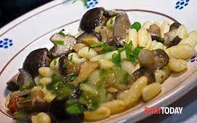Check spelling or type a new query. Cavatelli Con Funghi Cardoncelli Tartare Di Menta E Zucchine E Cacioricotta Blog