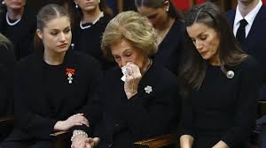 Todas las fotos del funeral y último adiós a Irene de Grecia: de la emoción de doña Sofía al mensaje de Letizia a su llegada