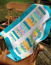 Jai Travaille Avec Tant De Tissus Merveilleux Que Faire Avec Le Precieux Des Morceaux Faites Une Courtepo Couette Bebe Patchwork Couette Bebe Bebe Patchwork