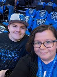 Lisa Crigger's Instagram, Twitter & Facebook