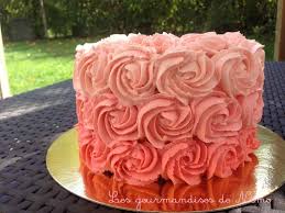 Faire Un Rose Cake Quelle Douille Pour Le Rose Cake Rose Cake Gateau A Etages Avec Creme Au Beurre Gateau Americain Rose Cak Gateau Malteser Macaron Gateau