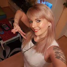 Schien es nach der jüngsten staffel von hochzeit auf den ersten blick bei zwei paaren tatsächlich gefunkt zu haben, kehrt jetzt ernüchterung ein. Hochzeit Auf Den Ersten Blick Sandra Sauer Nach Trennung Promiflash De