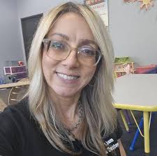 What salon in St Clair Shores can make me blonde?