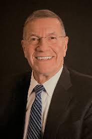 Amy Hutter's Instagram, Twitter & Facebook