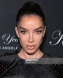 mountain lion goes to a rendezvous with @kilianparis #kilianparis  #kilian15years 💋💋