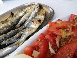 A sardinha e o assar sardinhas são um processo complexo difícil de descrever. Expresso No Pao Ou No Prato Chegou Finalmente A Epoca Das Sardinhas