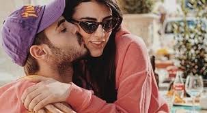 Nonostante il sostegno dei loro fan, non tutti credono che questa storia potrebbe andare avanti. Giulia Salemi E Francesco Monte Si Sono Lasciati Il Doloroso Post Ce L Ho Messa