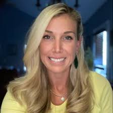 Carrie Fleischman's Instagram, Twitter & Facebook