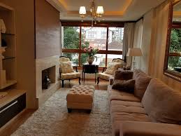 Os tetos altos decorados são uma característica importante desta residência luxuosa: Locar In Gramado Apto De Luxo Centro Has Wi Fi And Washer Updated 2021 Tripadvisor Gramado Vacation Rental