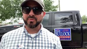 Derek Bullock's Instagram, Twitter & Facebook