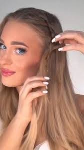 Barbara Hoth's Instagram, Twitter & Facebook