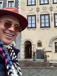 Mario Limonta. Un actor imprescindible de Televisión Cubana. Un gran tipo.  Para mí fue como un tío. Era muy cercano mi padre. Al igual que Aurora. A  ambos los queríamos mucho. Fue