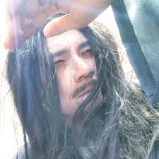 Chai Zi 蔡子| ◤好猛啊！◢ 啊。。。 外面的阳光好猛烈啊！ 我还是继续在盘丝洞修行吧13号才再出关！ 今天复工的朋友