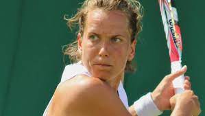Barbora strýcová is professional from 2003. Ovllcshchwryym