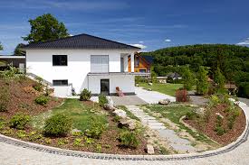 Auch auf der terrasse kann man mit textilien und farben, aber natürlich auch mit bestimmten pflanzen ganz bestimmte stimmungen schaffen. Garten Terrasse Steinzeitlos De