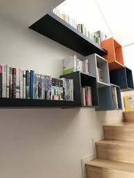 Small Home Library Using Ikea Eket Lack Book Shelf Stairs Design Fur Zuhause Gastezimmereinrichtung Ikea Schlafzimmer