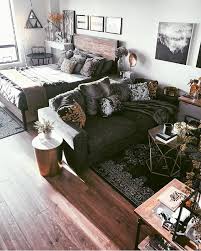 Pin By Cintia Pechinger On Bedroom Studio Apartment Decorating Apartment Design Apartment Room