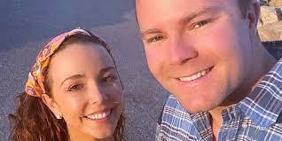 Erika Gifford's Instagram, Twitter & Facebook