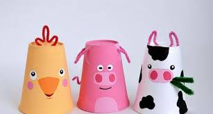 Basteln Mit Bechern Tiere Farm Kinder Kuh Schwein Kueken Tiere Basteln Bienen Basteln Bastelideen