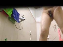 Bên dưới video, nhiều người xem để lại bình luận cho rằng việc quay lén cuộc sống riêng tư là hành vi không văn minh. Quay Len Vá»£ Táº¯m