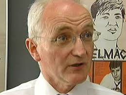 Golden Circle names should be public