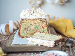 · konfetti torte rezept konfetti torte (sprinkles torte) für den fasching und den kindergeburtstag. Rezept I Konfettikuchen Zweischwestern