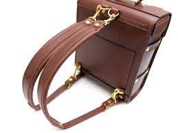 大人が使えるランドセルデザインのハードレザーリュック ランドセルというだけあり ノートパソコンやa4ファイルも収納可能 仕事にも遊びにも使える本格的なレザーリュックです レザーバックパック ランドセル レザー バッグ 手作り