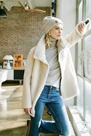 Manteau long en imitation peau de mouton effet pelucheux. La Peau Lainee Pour Les Femmes Cesare Nori Le Cuir Depuis 1955