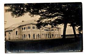Maxwell Road School Probably In The 1920s Or 1930s Maxwell Road Now Re Named As Jalan Tun Ismail Traditional Architecture Colonial House Kuala Lumpur