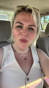 Caitlin Goodwin's Instagram, Twitter & Facebook