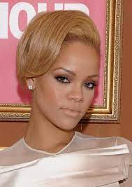 rihanna frisur in honigblond bilder pastell haar rosa frisuren haar styling