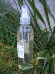 Creer Vos Produits Naturels Simple Et Pas Cher Un Demelant Ultra Facile A Faire Demelant Naturel Shampoing Bicarbonate Cosmetiques Faits Maison