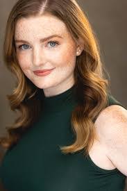 Anna Chase's Instagram, Twitter & Facebook