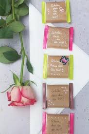 Diy Kleine Gastgeschenke Fur Die Hochzeitsgaste Bananenmarmelade Kleines Gastgeschenk Geschenke Gastgeschenke