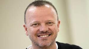 I due, che hanno un figlio ma chi è la nuova fidanzata di gigi d'alessio? 6v6vsdf7s6nhrm