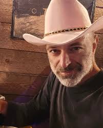 Hey people! I'm playing my last show in LA for a while