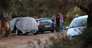 Ma il marito nega lui non riconosce la moglie dalle immagini delle telecamere. Viviana Parisi Marito E Familiari Sul Luogo Del Ritrovamento Del Corpo Cani Molecolari Perlustrano Le Campagne In Cerca Di Gioele Il Fatto Quotidiano