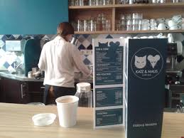 Cafe Bar Katz Maus At The Circus Hostel Cafe Bar Cocktail Essen Cafe