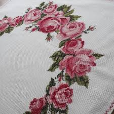 Fabulous Roses Arabesk Desen Kanavice Ornekleri Kanavice Tasarimlari