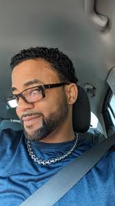 Master cosmetologist for thinning hair and razor cutting?