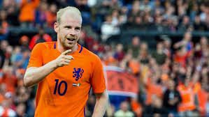 He can operate from various positions and the coaches deploy him as attacking midfielder, defensive midfielder, central midfielder, left winger for his versatility. Bundesliga Davy Klaassen 5 Things On Werder Bremen S New Dutch Master